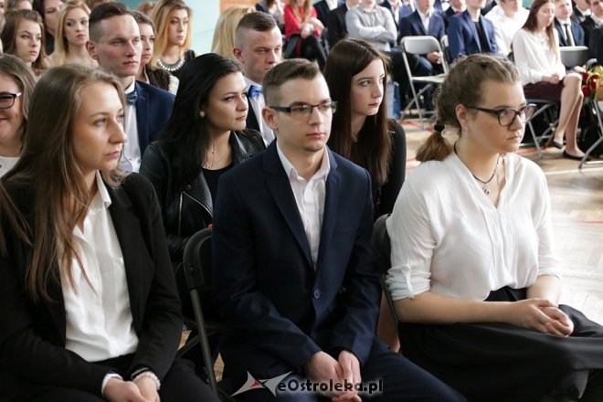 Rozdanie świadectw maturalnych w ZSZ nr 2 w Ostrołęce [27.04.2018] - zdjęcie #47 - eOstroleka.pl
