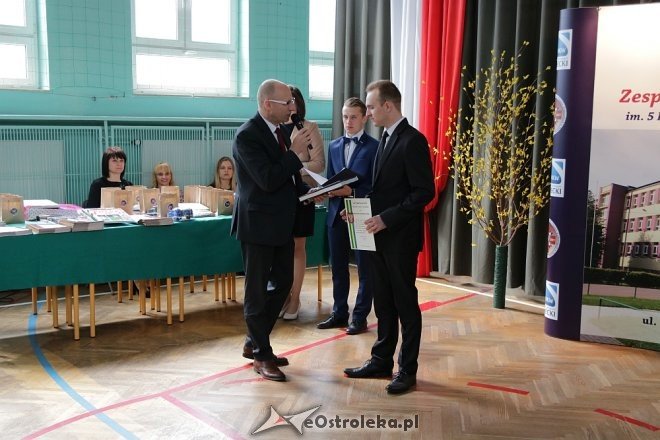 Rozdanie świadectw maturalnych w ZSZ nr 2 w Ostrołęce [27.04.2018] - zdjęcie #39 - eOstroleka.pl