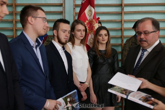 Rozdanie świadectw maturalnych w ZSZ nr 2 w Ostrołęce [27.04.2018] - zdjęcie #74 - eOstroleka.pl