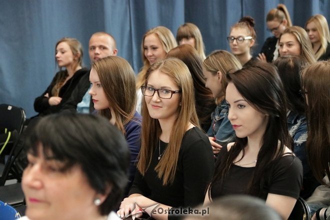 Rozdanie świadectw maturalnych w ZSZ nr 4 [27.04.2018] - zdjęcie #58 - eOstroleka.pl