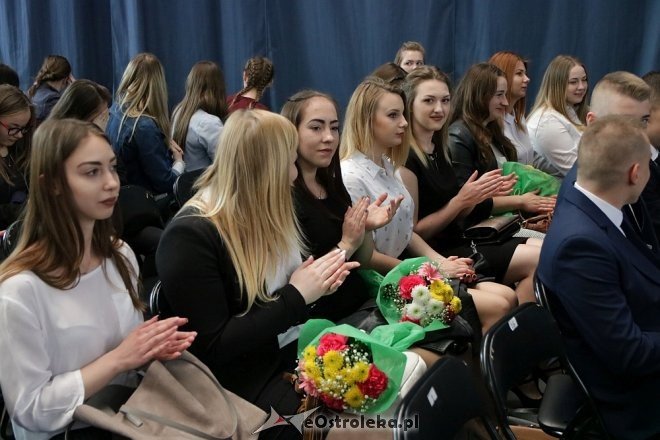 Rozdanie świadectw maturalnych w ZSZ nr 4 [27.04.2018] - zdjęcie #32 - eOstroleka.pl