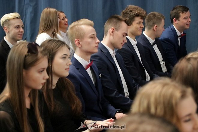 Rozdanie świadectw maturalnych w ZSZ nr 4 [27.04.2018] - zdjęcie #22 - eOstroleka.pl
