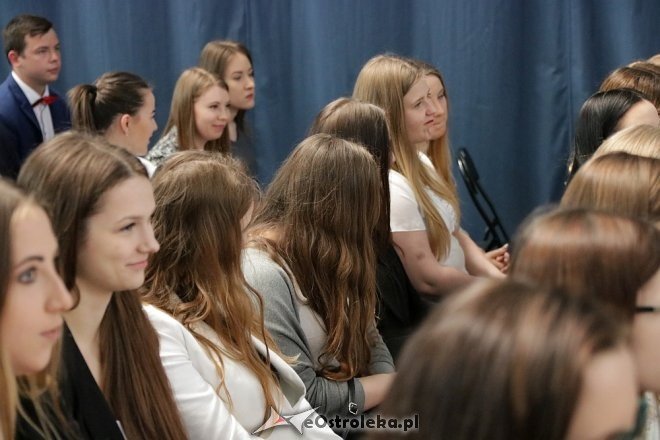 Rozdanie świadectw maturalnych w ZSZ nr 4 [27.04.2018] - zdjęcie #77 - eOstroleka.pl