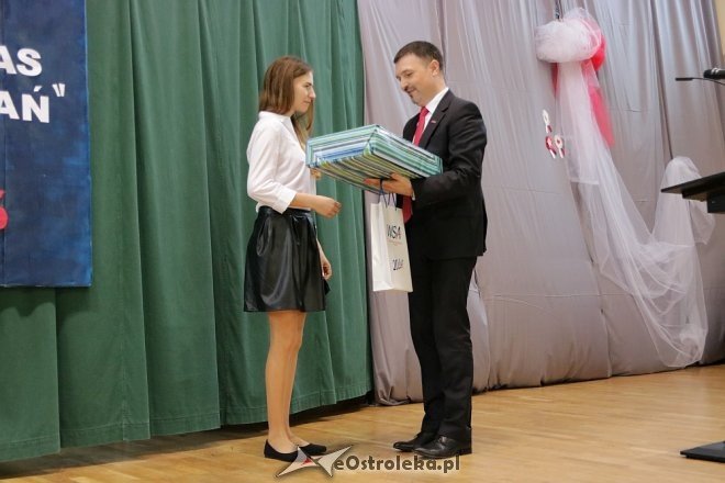 Rozdanie świadectw maturalnych w ZSZ nr 4 [27.04.2018] - zdjęcie #17 - eOstroleka.pl