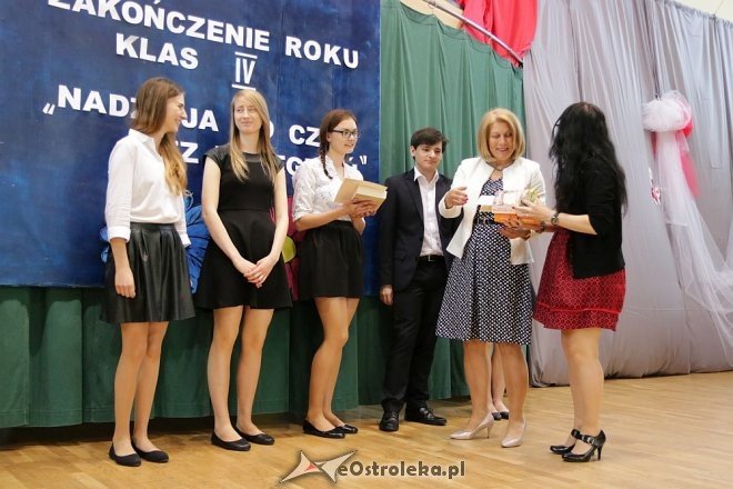 Rozdanie świadectw maturalnych w ZSZ nr 4 [27.04.2018] - zdjęcie #11 - eOstroleka.pl
