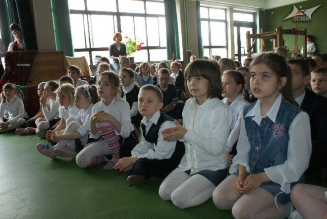 „Psiękne, bo kurpsioskie” – niezwykła wystawa w SP nr 10 (11.05.2010) - zdjęcie #34 - eOstroleka.pl