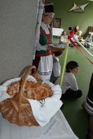 „Psiękne, bo kurpsioskie” – niezwykła wystawa w SP nr 10 (11.05.2010) - zdjęcie #25 - eOstroleka.pl
