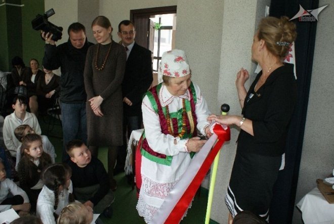 „Psiękne, bo kurpsioskie” – niezwykła wystawa w SP nr 10 (11.05.2010) - zdjęcie #24 - eOstroleka.pl