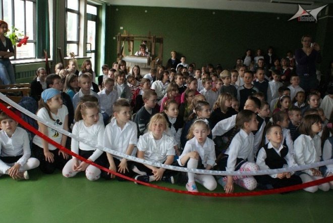 „Psiękne, bo kurpsioskie” – niezwykła wystawa w SP nr 10 (11.05.2010) - zdjęcie #23 - eOstroleka.pl