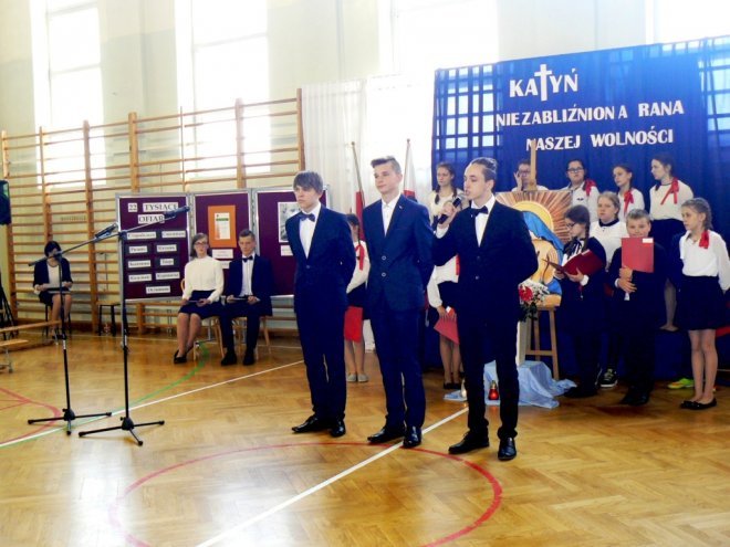Uczniowie SP w Wykrocie pamiętają o ofiarach Katynia [30.04.2018] - zdjęcie #25 - eOstroleka.pl