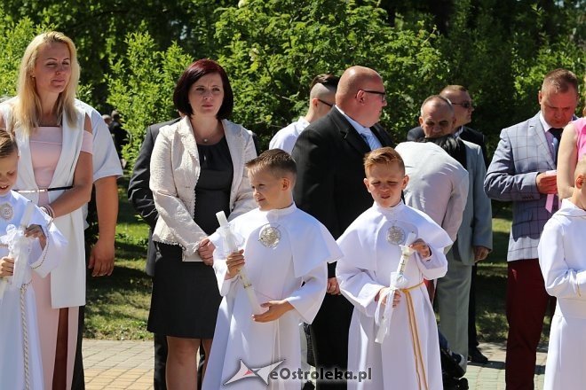 Pierwsza Komunia Święta w parafii pw. Zbawiciela Świata [06.05.2018] - zdjęcie #6 - eOstroleka.pl