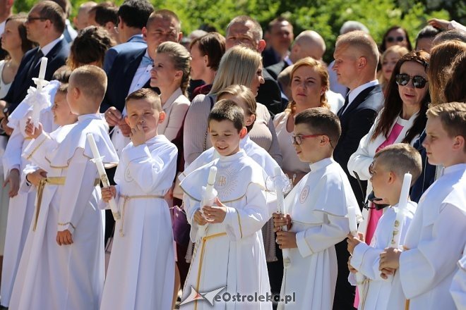 Pierwsza Komunia Święta w parafii pw. Zbawiciela Świata [06.05.2018] - zdjęcie #9 - eOstroleka.pl