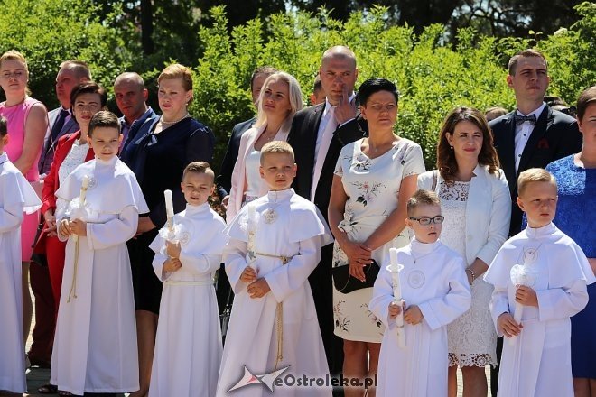 Pierwsza Komunia Święta w parafii pw. Zbawiciela Świata [06.05.2018] - zdjęcie #15 - eOstroleka.pl