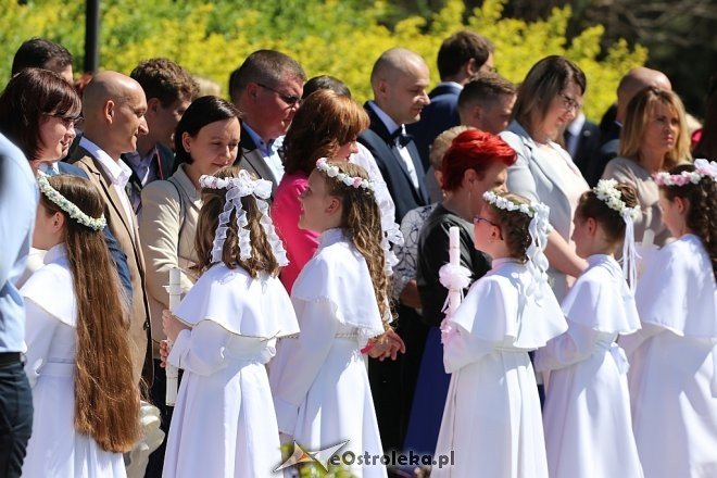 Pierwsza Komunia Święta w parafii pw. Zbawiciela Świata [06.05.2018] - zdjęcie #16 - eOstroleka.pl