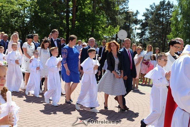 Pierwsza Komunia Święta w parafii pw. Zbawiciela Świata [06.05.2018] - zdjęcie #19 - eOstroleka.pl