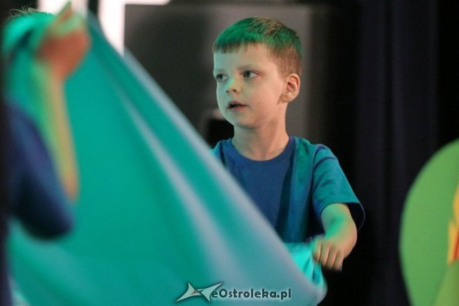 Występy przedszkolaków w OCK [09.05.2018] - zdjęcie #40 - eOstroleka.pl