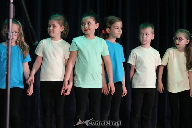Występy przedszkolaków w OCK [09.05.2018] - zdjęcie #55 - eOstroleka.pl