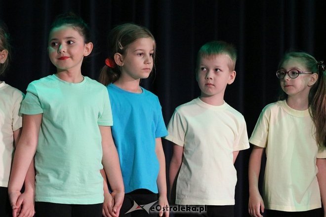Występy przedszkolaków w OCK [09.05.2018] - zdjęcie #56 - eOstroleka.pl
