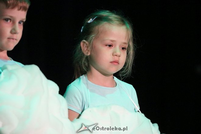 Występy przedszkolaków w OCK [09.05.2018] - zdjęcie #6 - eOstroleka.pl