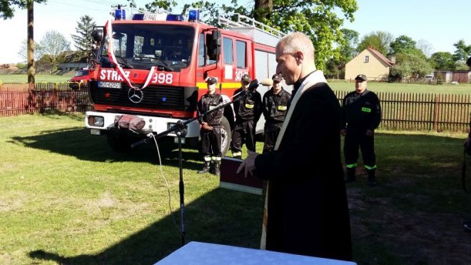 Uroczyste Poświęcenie oraz Przekazanie Samochodu Strażackiego dla Osp Rżaniec - zdjęcie #5 - eOstroleka.pl