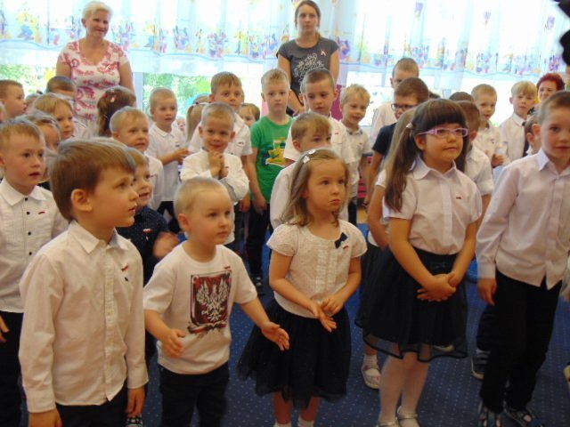 „Mały przedszkolak – wielki patriota” [10.05.2018] - zdjęcie #7 - eOstroleka.pl