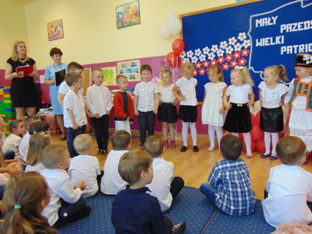 „Mały przedszkolak – wielki patriota” [10.05.2018] - zdjęcie #18 - eOstroleka.pl