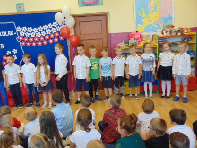 „Mały przedszkolak – wielki patriota” [10.05.2018] - zdjęcie #22 - eOstroleka.pl