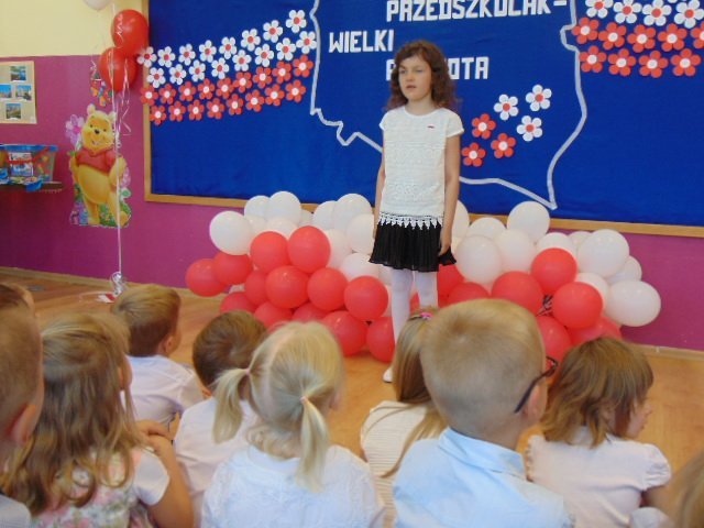 „Mały przedszkolak – wielki patriota” [10.05.2018] - zdjęcie #30 - eOstroleka.pl