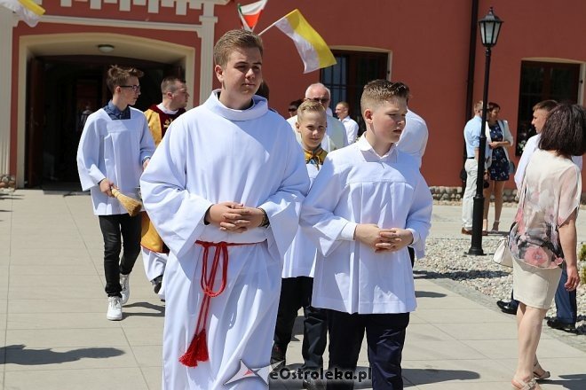 Pierwsza Komunia Święta w parafii pw. św. Antoniego Padewskiego [13.05.2018] - zdjęcie #3 - eOstroleka.pl