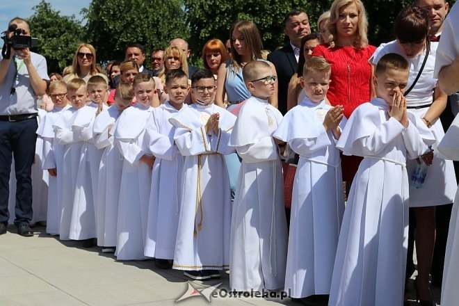 Pierwsza Komunia Święta w parafii pw. św. Antoniego Padewskiego [13.05.2018] - zdjęcie #9 - eOstroleka.pl