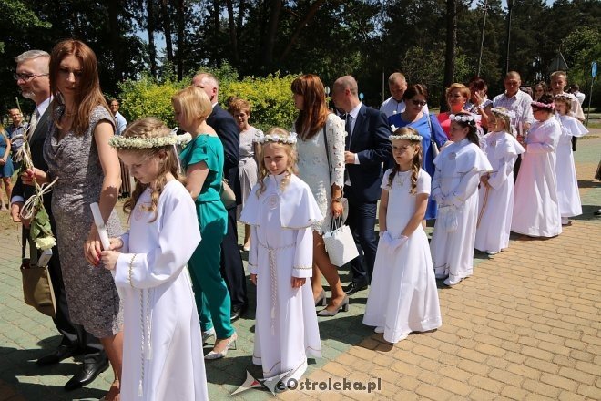 Komunia w parafii pw. Zbawiciela Świata w Ostrołęce [13.05.2018] - zdjęcie #106 - eOstroleka.pl