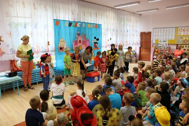 Bajkowy konkurs w Przedszkolu Miejskim nr 8 [17.05.2018] - zdjęcie #1 - eOstroleka.pl