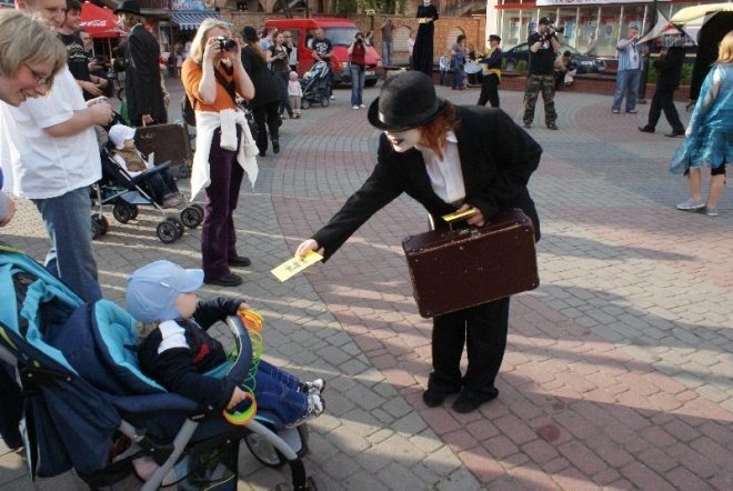 Dni Ostrołęki 2010 - Festiwal Teatralny (13.05.2010) - zdjęcie #41 - eOstroleka.pl