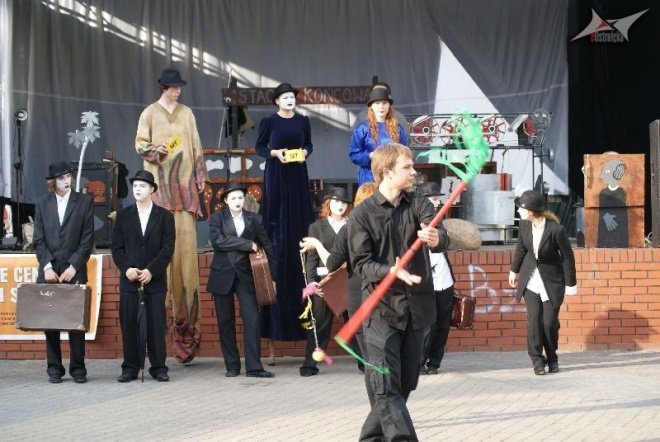 Dni Ostrołęki 2010 - Festiwal Teatralny (13.05.2010) - zdjęcie #26 - eOstroleka.pl