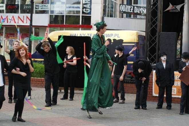 Dni Ostrołęki 2010 - Festiwal Teatralny (13.05.2010) - zdjęcie #12 - eOstroleka.pl