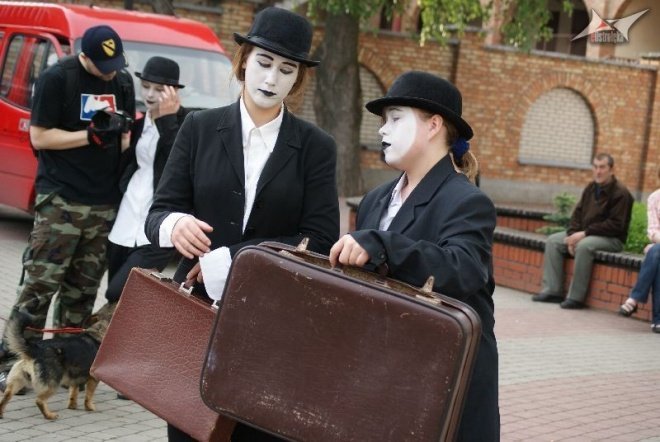 Dni Ostrołęki 2010 - Festiwal Teatralny (13.05.2010) - zdjęcie #35 - eOstroleka.pl