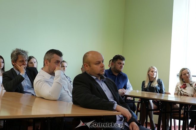 Spotkanie z posłem Łukaszem Rzepeckim [21.05.2018] - zdjęcie #11 - eOstroleka.pl