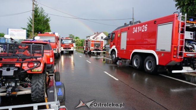 Pożar w Obierwi. Trwa akcja gaśnicza [22.05.2018] - zdjęcie #15 - eOstroleka.pl