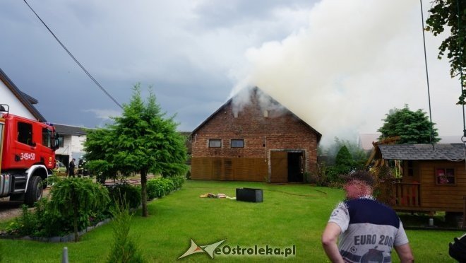 Pożar w Obierwi. Trwa akcja gaśnicza [22.05.2018] - zdjęcie #18 - eOstroleka.pl