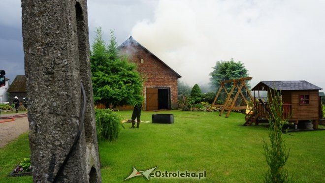 Pożar w Obierwi. Trwa akcja gaśnicza [22.05.2018] - zdjęcie #23 - eOstroleka.pl