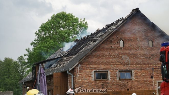 Pożar w Obierwi. Trwa akcja gaśnicza [22.05.2018] - zdjęcie #25 - eOstroleka.pl