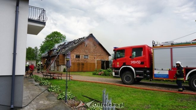 Pożar w Obierwi. Trwa akcja gaśnicza [22.05.2018] - zdjęcie #29 - eOstroleka.pl