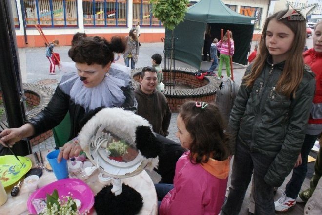 Dni Ostrołęki - Warsztaty cyrkowe (15.05.2010) - zdjęcie #30 - eOstroleka.pl