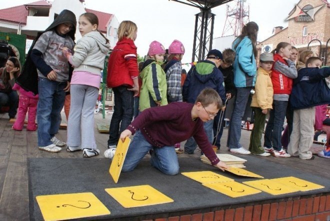 Dni Ostrołęki - Warsztaty cyrkowe (15.05.2010) - zdjęcie #25 - eOstroleka.pl