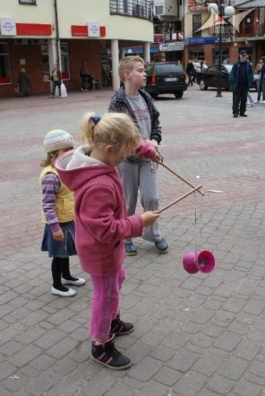 Dni Ostrołęki - Warsztaty cyrkowe (15.05.2010) - zdjęcie #22 - eOstroleka.pl