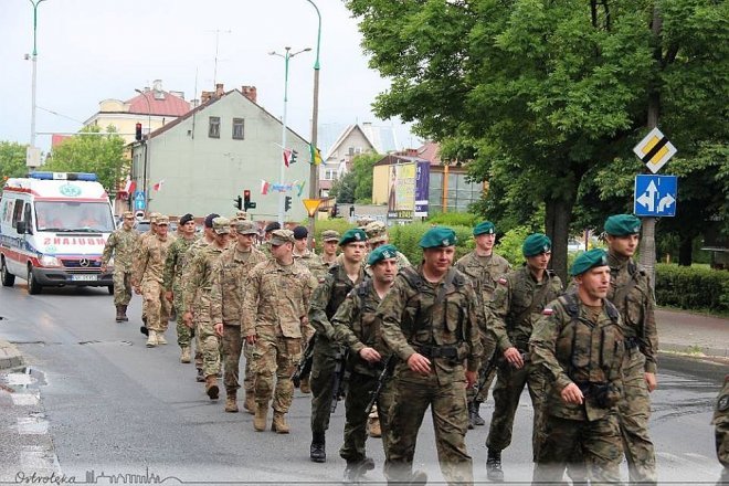 Parada wojskowa na ulicach Ostrołęki [26.05.2018] - zdjęcie #7 - eOstroleka.pl