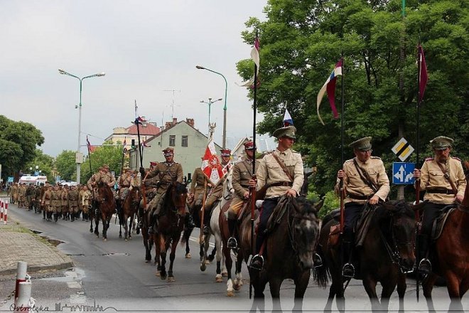 Parada wojskowa na ulicach Ostrołęki [26.05.2018] - zdjęcie #8 - eOstroleka.pl
