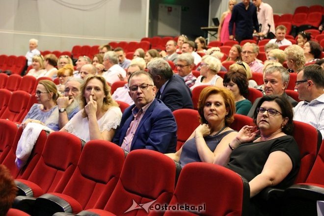 Robert Mróz, dr pulmonolog zaśpiewał dla ostrołęckich artystów i działaczy kultury [29.05.2018] - zdjęcie #15 - eOstroleka.pl