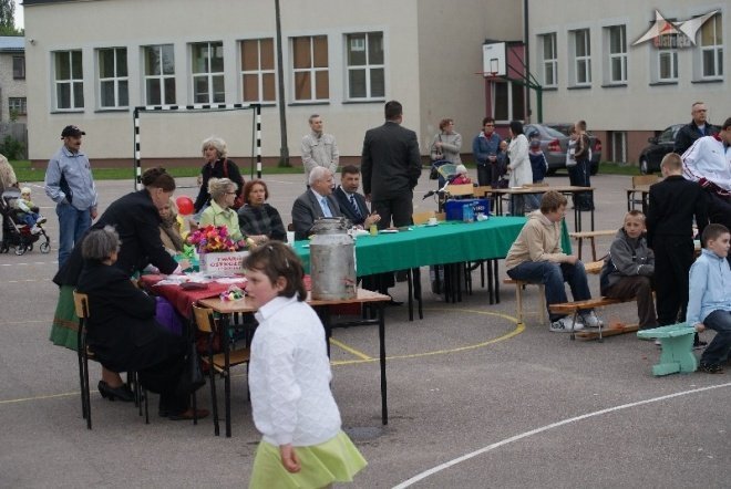 Dni Patrona w SP 5 (15.05.2010) - zdjęcie #23 - eOstroleka.pl