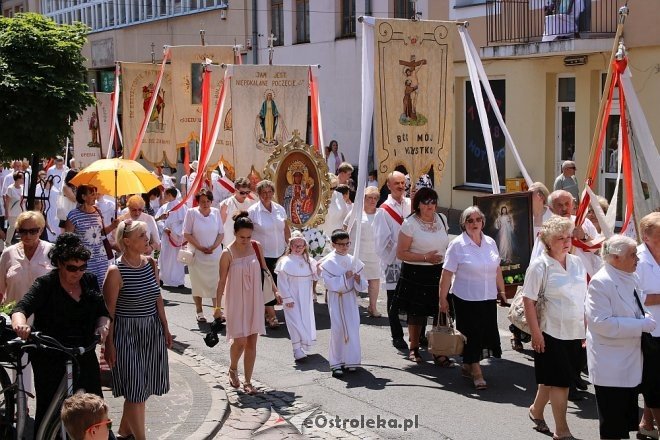 Procesja Bożego Ciała w parafi pw. św. Antoniego w Ostrołęce [31.05.2018] - zdjęcie #137 - eOstroleka.pl